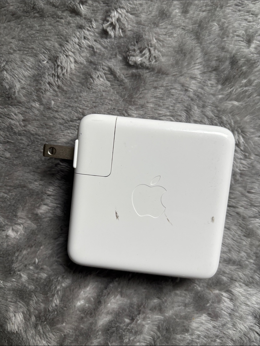 Apple power adapter 61 Watt USB-C Power Adapter